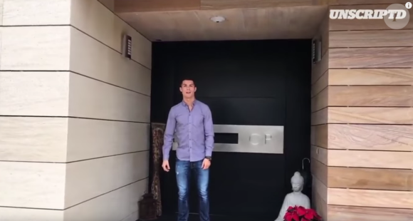 Cristiano Ronaldo nous fait visiter sa maison à Madrid - décembre 2015