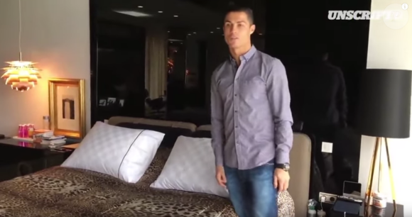 Cristiano Ronaldo nous fait visiter sa maison à Madrid - décembre 2015