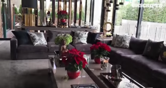 Cristiano Ronaldo nous fait visiter sa maison à Madrid - décembre 2015