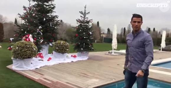 Cristiano Ronaldo (Real Madrid) nous fait visiter sa maison à Madrid - décembre 2015