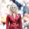 Lady Gaga chante l'hymne américain à la mi-temps du Super Bowl à Santa Clara - 7 février 2016