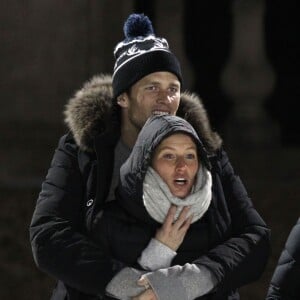 Exclusif - Tom Brady, sa femme Gisele Bündchen, la soeur de Tom, Nancy, et son mari Steve Bonelli assistent à un match de hockey de Benjamin (fils de Tom Brady et Gisele Bündchen). Boston, le 31 janvier 2016.