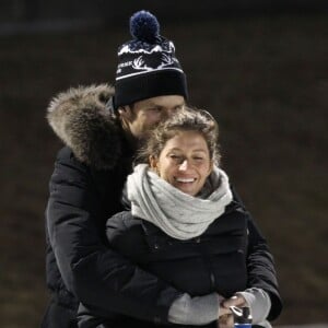 Exclusif - Tom Brady, sa femme Gisele Bündchen, la soeur de Tom, Nancy, et son mari Steve Bonelli assistent à un match de hockey de Benjamin (fils de Tom Brady et Gisele Bündchen). Boston, le 31 janvier 2016.