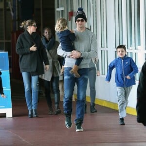 Exclusif - Gisele Bündchen, son mari Tom Brady et leurs leurs enfants Vivian, Benjamin et John Edward Thomas Moynahan (fils de Tom Brady et Bridget Moynahan) à New York. Le 30 janvier 2016.