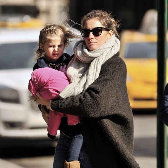 Exclusif - Gisele Bündchen et sa fille Vivian à New York, le 30 janvier 2016.