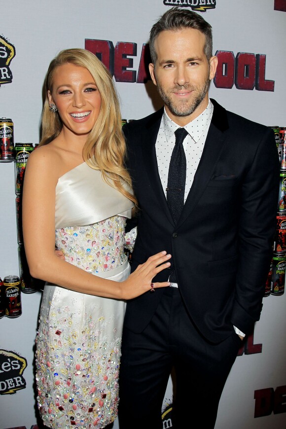 Blake Lively et Ryan Reynolds amoureux lors d'une première de Deadpool à New York le 8 février 2016.
