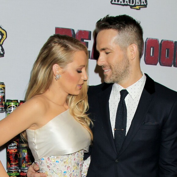 Blake Lively, Ryan Reynolds lors d'une première de Deadpool à New York le 8 février 2016.