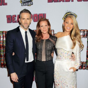 Ryan Reynolds, Robyn Lively, Blake Lively lors d'une première de Deadpool à New York le 8 février 2016.