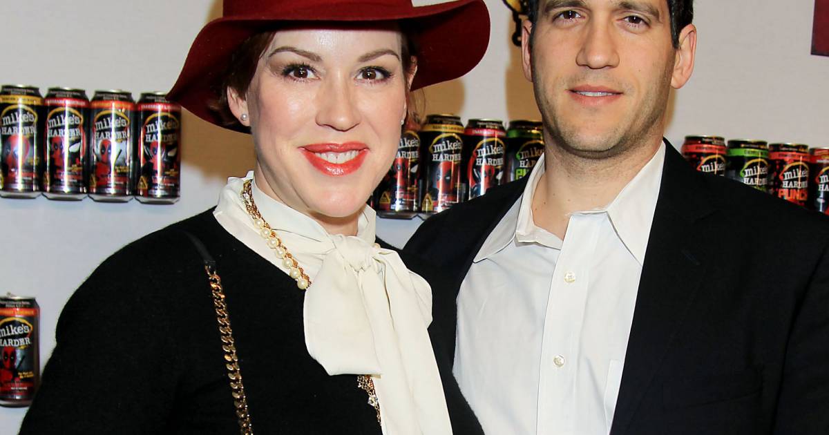 Molly Ringwald, Panio Gianopoulos lors d'une première de Deadpool à New