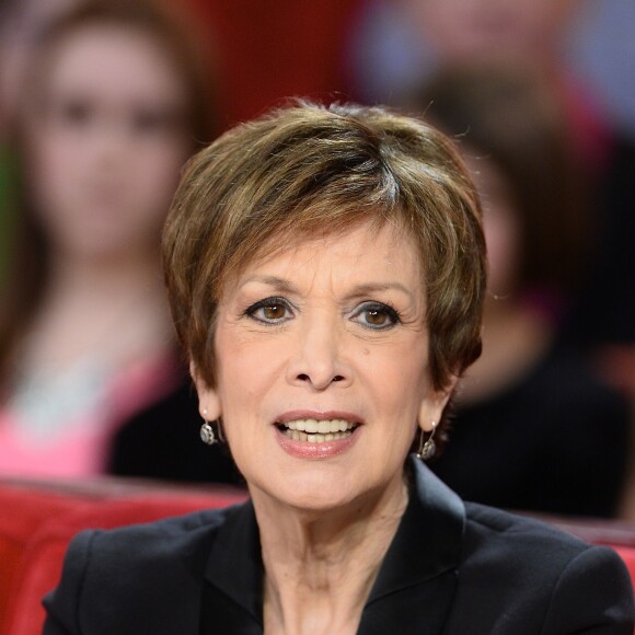Catherine Laborde - Enregistrement de l'émission "Vivement Dimanche" consacrée à Catherine Laborde à Paris le 10 février 2016. Diffusion sur France 2, à 14h15 le 14 février 2016. ©Coadic Guirec/Bestimage