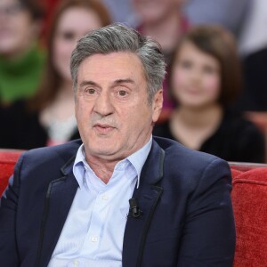 Daniel Auteuil - Enregistrement de l'émission "Vivement Dimanche" consacrée à Catherine Laborde à Paris le 10 février 2016. Diffusion sur France 2, à 14h15 le 14 février 2016. ©Coadic Guirec/Bestimage