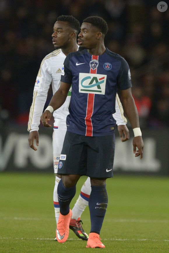 Serge Aurier lors du 16e de finale de la Coupe de France entre le Paris Saint-Germain et l'Olympique Lyonnais au Parc des Princes à Paris, le 10 février 2016