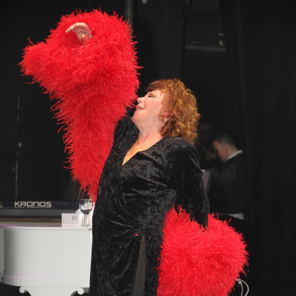 Exclusif - Concert de Régine au théâtre des Folies Bergère à Paris le 14 février 2016. ©Philippe Baldini/Bestimage