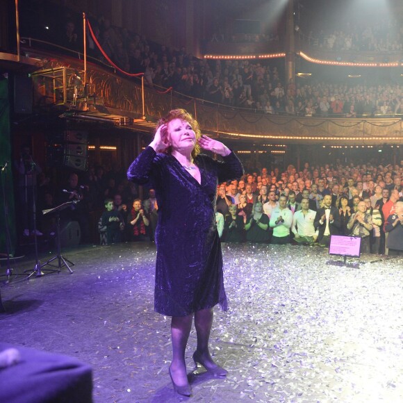 Exclusif - Concert de Régine au théâtre des Folies Bergère à Paris le 14 février 2016. ©Coadic Guirec/Bestimage