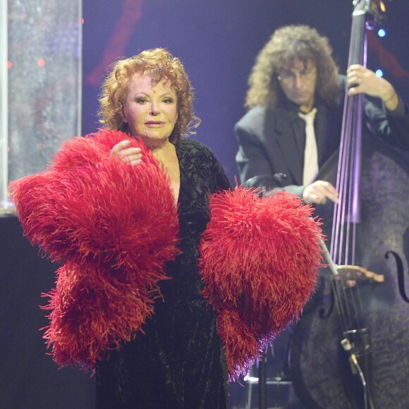 Exclusif - Concert de Régine au théâtre des Folies Bergère à Paris le 14 février 2016. ©Coadic Guirec/Bestimage