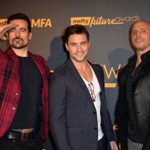 Damien Sargue, Olivier Dion et David Ban, lors de la cérémonie des Melty Future Awards 2016 au Grand Rex à Paris, le 16 février 2016.