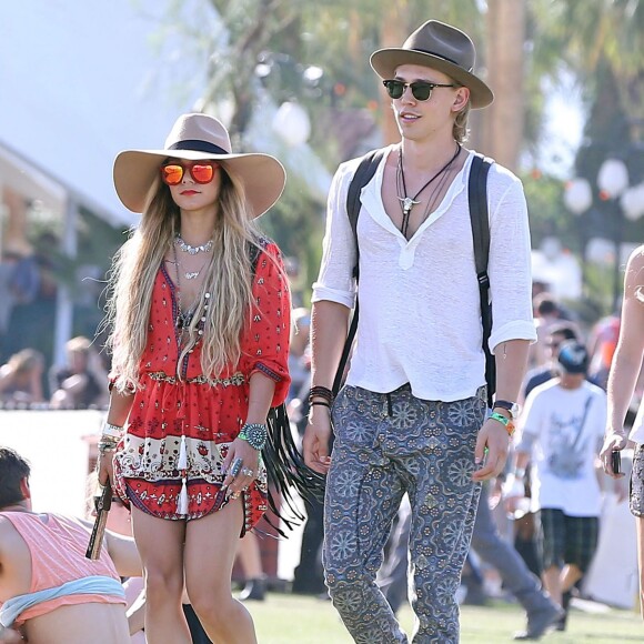 Vanessa Hudgens et son petit ami Austin Butler lors du 3ème jour du Festival de Coachella, le 13 avril 2014.