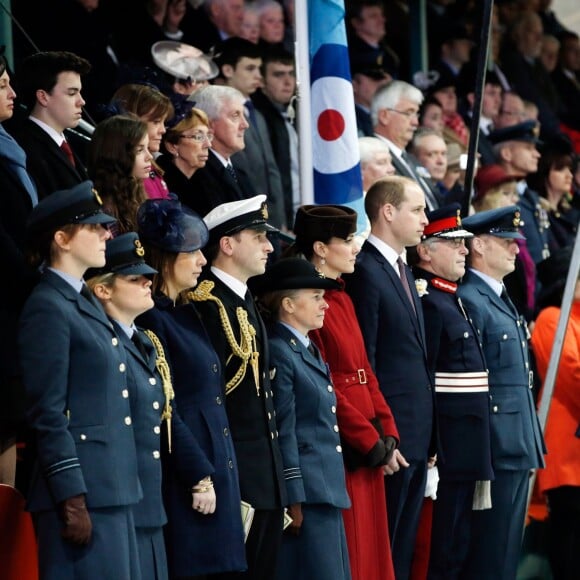 Kate Middleton et le prince William faisaient le 18 février 2016 leur retour à Anglesey, au Pays de Galles, pour assister à une parade et prendre part à une réception marquant officiellement le démantèlement de l'unité de Recherche et de Secours de la RAF à la base RAF Valley, où le duc de Cambridge a servi entre 2010 et 2013.