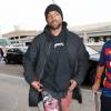 Kanye West arrive à l'aéroport de LAX à Los Angeles pour prendre l’avion, le 17 février 2016