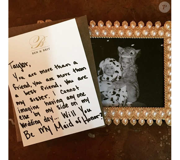 Britany Maack demande à sa meilleure amie Taylor Swift d'être sa demoiselle d'honneur le jour de son mariage. Photo publiée sur Instagram au mois de mars 2015.