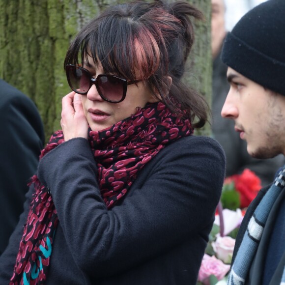 Sophie Marceau assiste, avec son fils Vincent, aux obsèques de son ex-mari Andrzej Zulawski à Gora Kalwaria, près de Varsovie en Pologne le 22 février 2016. BEW / Bestimage
