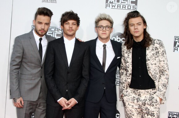 Liam Payne, Louis Tomlinson, Niall Horan, Harry Styles du groupe One Direction à la La 43ème cérémonie annuelle des "American Music Awards" à Los Angeles, le 22 novembre 2015.
