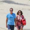 Cindy Crawford et son mari Rande Gerber se promènent sur la plage à Saint-Barthélemy, le 21 février 2016.