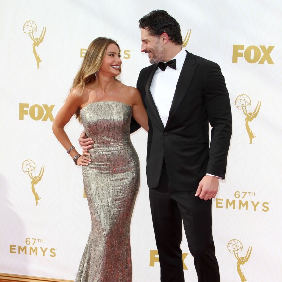 Sofia Vergara et son fiancé Joe Manganiello - La 67ème cérémonie annuelle des Emmy Awards au Microsoft Theatre à Los Angeles, le 20 septembre 2015.