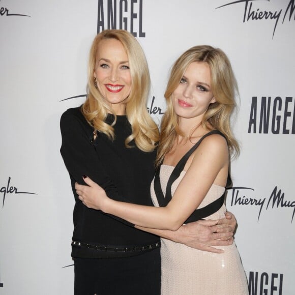 Jerry Hall et Georgia May Jagger à Paris, le 30 janvier 2015.