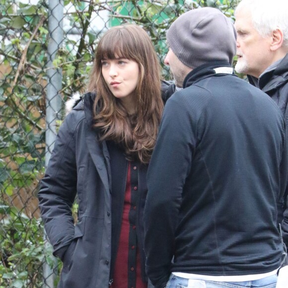 Dakota Johnson en tournage à Vancouver sur le film "Fifty Shades Darker" le 2 mars 2016.