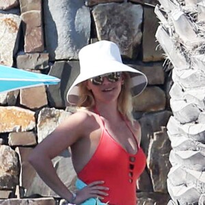 Reese Witherspoon profite du soleil en vacances à Cabo San Lucas au mexique, le 1er mars 2016