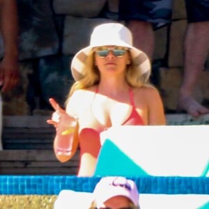 Reese Witherspoon et des amis en vacances à Los Cabos, Mexique le 1er mars 2016