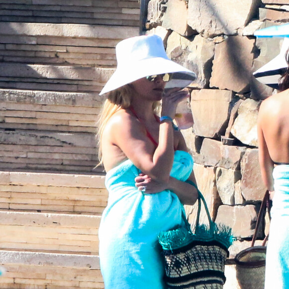 Reese Witherspoon et des amis en vacances à Los Cabos, Mexique le 1er mars 2016