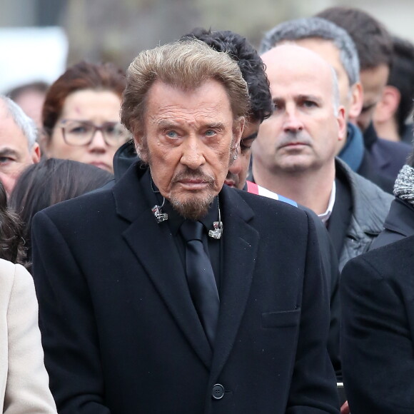 Johnny Hallyday - Hommage rendu aux victimes des attentats de janvier et de novembre 2015, place de la République à Paris, le 10 janvier 2016. © Dominique Jacovides/Bestimage