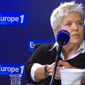 Mimie Mathy, invitée dans Sortez du cadre sur Europe 1. Emission diffusée le samedi 5 mars 2016 sur Europe 1 à 11h00.