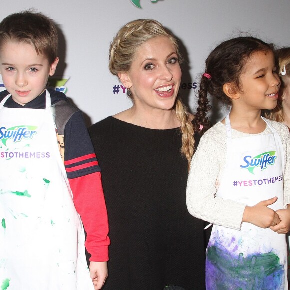 Sarah Michelle Gellar lors d'un événement en faveur de la créativité des enfants sponsorisé par Swiffer à New York le 3 février 2016