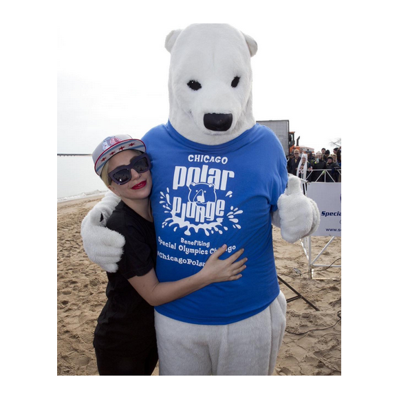 Lady Gaga lors de la plongée polaire de Chicago en faveur des Jeux Olympiques Spéciaux de la ville. Photo publiée sur Instagram, le 6 mars 2016.