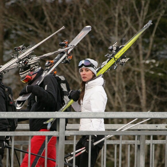 Image d'un séjour de Kate Middleton et du prince William aux sports d'hiver en mars 2008 à Klosters, en Suisse.