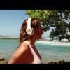 Amélie Neten et Anais Camizuli dans un spot publicitaire pour RockFieldStore, tourné à Hawai. Ici, la ravissante Anaïs en plein footing !