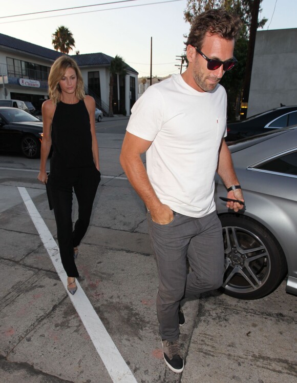 Erin Andrews et son compagnon Jarret Stoll à la sortie du restaurant Craig à West Hollywood, le 28 juillet 2015