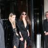 Selena Gomez à la sortie de son hôtel le Royal Monceau avec une amie à Paris pendant la fashion week le 8 mars 2016 © Cyril Moreau / Bestimage