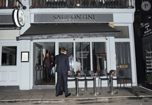 Cheryl Cole (ex Fernandez-Versini) et son nouveau compagnon Liam Payne (One Direction) main dans la main lors de leur sortie au restaurant Salmontini à Londres, le 9 mars 2016. En compagnie de la mère de Cheryl, Joan Callaghan, et d'amis proches, ils ont fêté l'anniversaire de Lily England, l'assistante de Cheryl, qui vient d'avoir 30 ans. Le couple est arrivé vers 20h30, et est reparti vers 1h30 du matin.