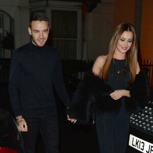 Cheryl Cole (ex Fernandez-Versini) et son nouveau compagnon Liam Payne (One Direction) main dans la main lors de leur sortie au restaurant Salmontini à Londres, le 9 mars 2016. En compagnie de la mère de Cheryl, Joan Callaghan, et d'amis proches, ils ont fêté l'anniversaire de Lily England, l'assistante de Cheryl, qui vient d'avoir 30 ans. Le couple est arrivé vers 20h30, et est reparti vers 1h30 du matin.