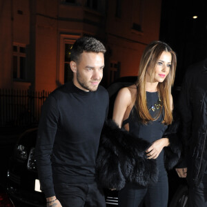 Cheryl Cole (ex Fernandez-Versini) et son nouveau compagnon Liam Payne (One Direction) main dans la main lors de leur sortie au restaurant Salmontini à Londres, le 9 mars 2016. En compagnie de la mère de Cheryl, Joan Callaghan, et d'amis proches, ils ont fêté l'anniversaire de Lily England, l'assistante de Cheryl, qui vient d'avoir 30 ans. Le couple est arrivé vers 20h30, et est reparti vers 1h30 du matin.