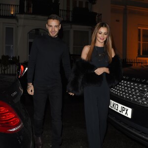 Cheryl Cole (ex Fernandez-Versini) et son nouveau compagnon Liam Payne (One Direction) main dans la main lors de leur sortie au restaurant Salmontini à Londres, le 9 mars 2016. En compagnie de la mère de Cheryl, Joan Callaghan, et d'amis proches, ils ont fêté l'anniversaire de Lily England, l'assistante de Cheryl, qui vient d'avoir 30 ans. Le couple est arrivé vers 20h30, et est reparti vers 1h30 du matin.