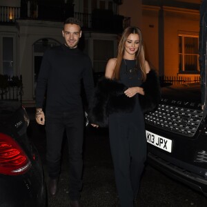 Cheryl Cole (ex Fernandez-Versini) et son nouveau compagnon Liam Payne (One Direction) main dans la main lors de leur sortie au restaurant Salmontini à Londres, le 9 mars 2016. En compagnie de la mère de Cheryl, Joan Callaghan, et d'amis proches, ils ont fêté l'anniversaire de Lily England, l'assistante de Cheryl, qui vient d'avoir 30 ans. Le couple est arrivé vers 20h30, et est reparti vers 1h30 du matin.