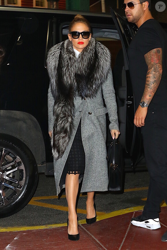 Jennifer Lopez se rend à une séance photo à New York, le 1er mars 2016.