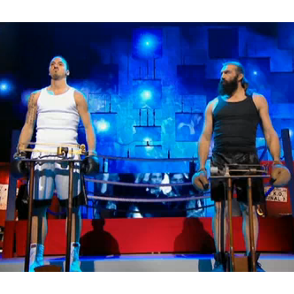Zlatan Ibrahimovic et Sébastien Chabal dans le concert des Enfoirés, diffusé sur TF1 le vendredi 11 mars 2016.