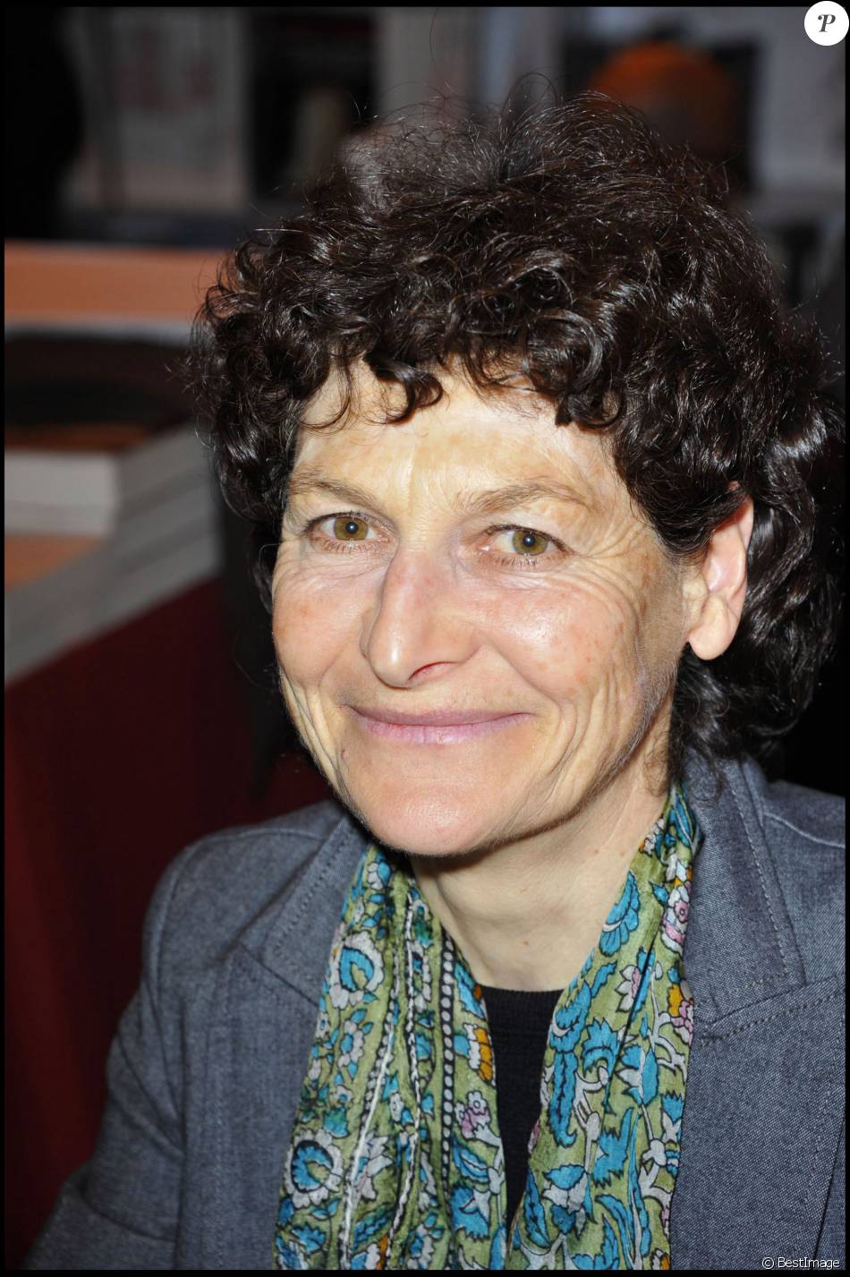 Jeannie Longo au Salon du Livre à Paris, en mars 2011. Purepeople