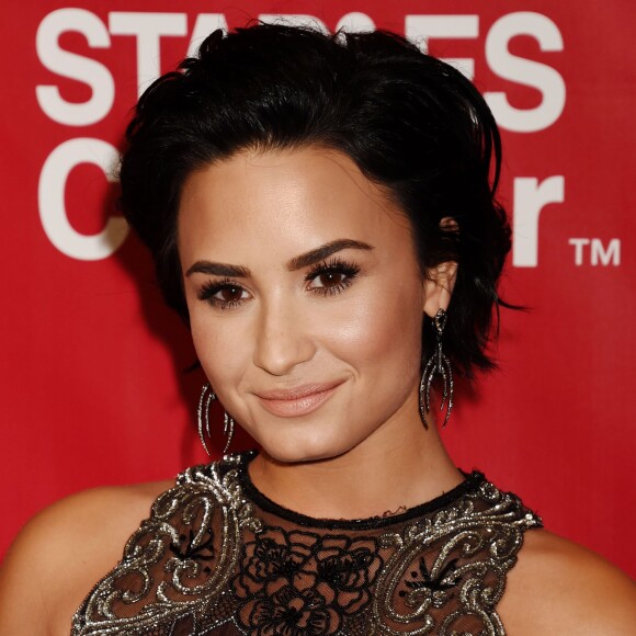 Demi Lovato à la soirée MusiCares Person of the Year 2016 en l'honneur de Lionel Richie au Convention Center à Los Angeles, le 13 février 2016 © CPA/Bestimage